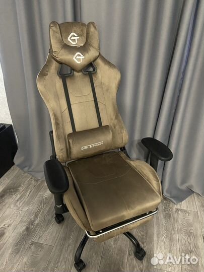 Игровое компьютерное кресло