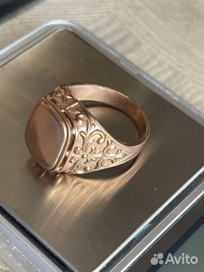 Мужской золотой перстень печатка