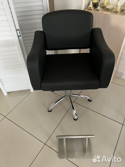 Парикмахерское кресло