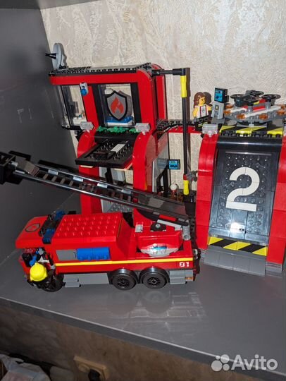 Lego 60414 Пожарная станция с машиной