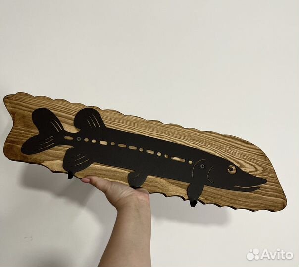 Вешалка в баню брашированая новая Щука