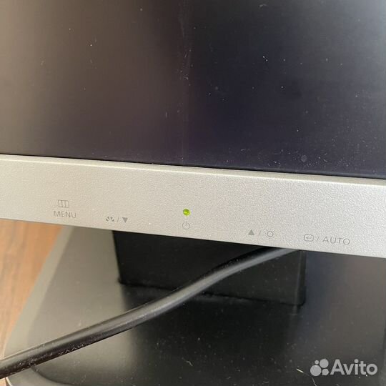 Монитор Samsung SuncMaster 710v