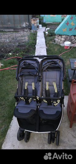 Коляска для двойни