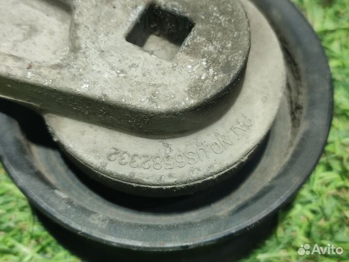 Ролик-натяжитель ручейкового ремня Infiniti