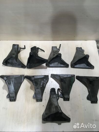 Кронштейн двигателя правый Ауди А4 Б5 8D0199308M