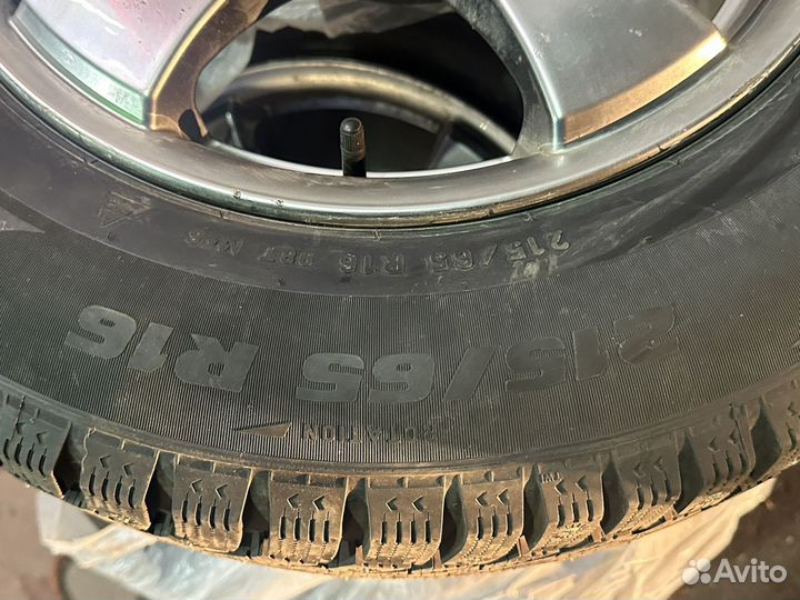 Cooper Weather-Master S/T 2 215/65 R16 190S