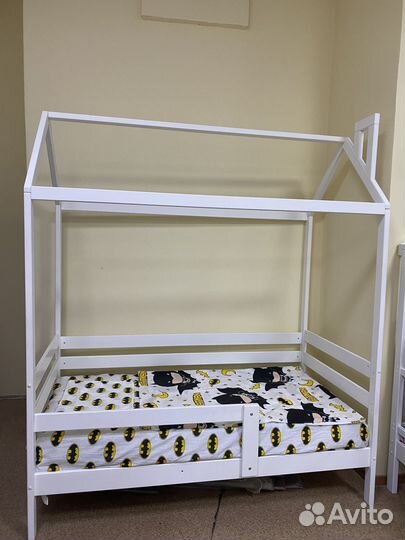 Детская кровать из массива