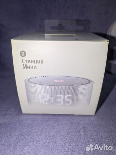 Колонка алиса с часами