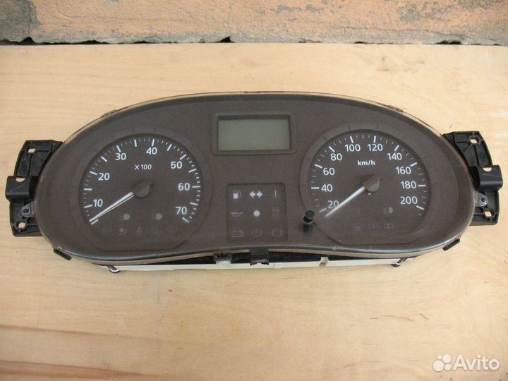 Приборная панель Renault Logan