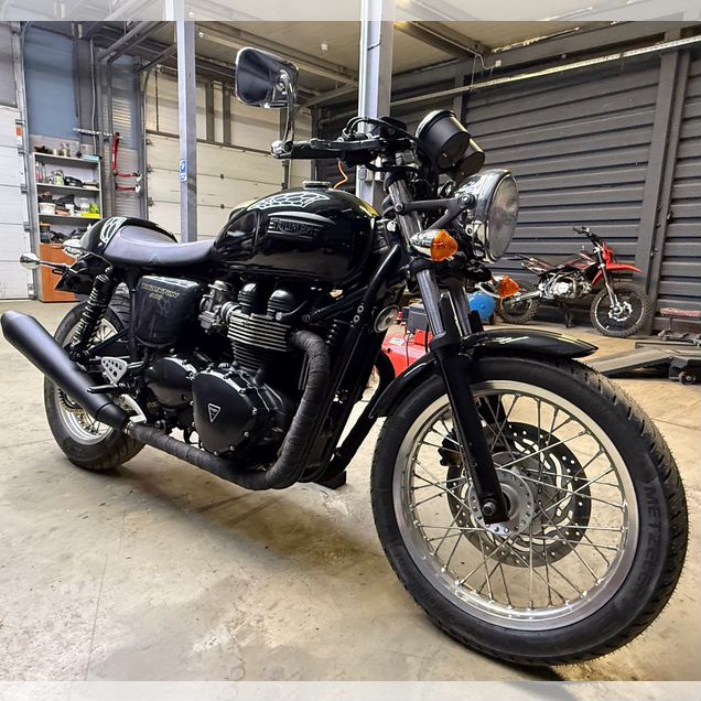 Triumph Thruxton, 2012, 21 000 км