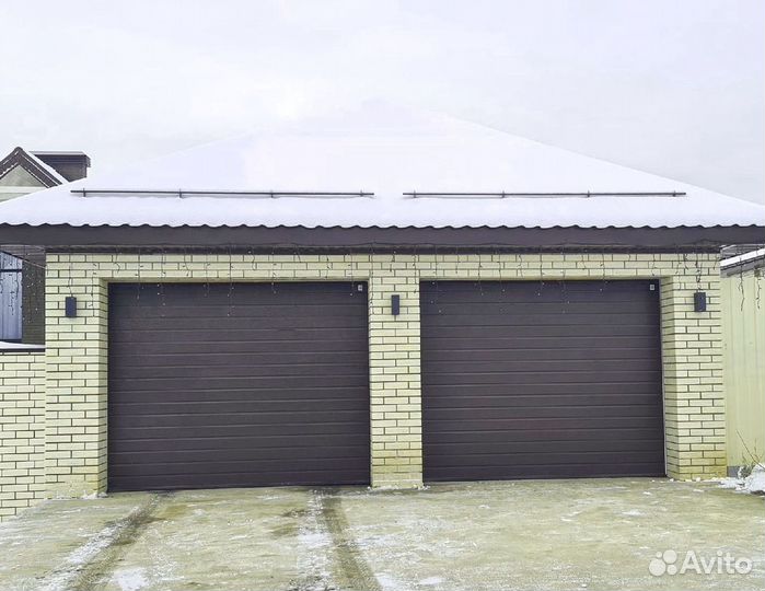 Секционные ворота со склада