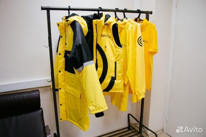 Одежда курьера Яндекс Еда