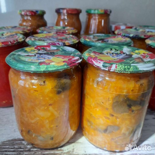 Кабачковая икра, борщ, солянка, щавель