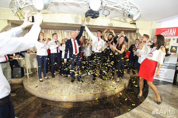 Менеджер по продажам недвижимости