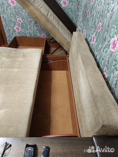 Большой угловой диван бу(левый угол)