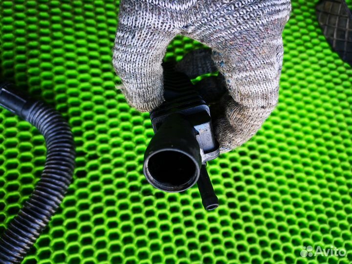 Трубка картерных газов на Skoda Fabia 2007-2015