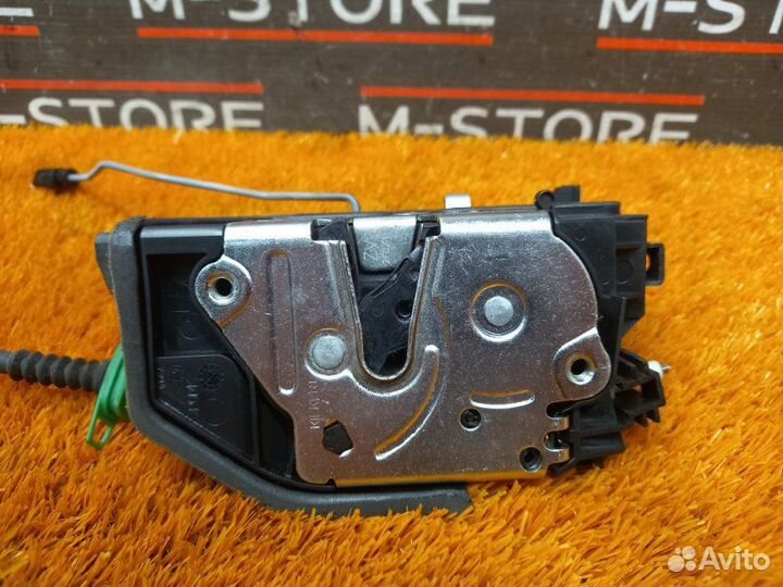 Замок двери задний левый Bmw X3 E83 N52B25A 2010