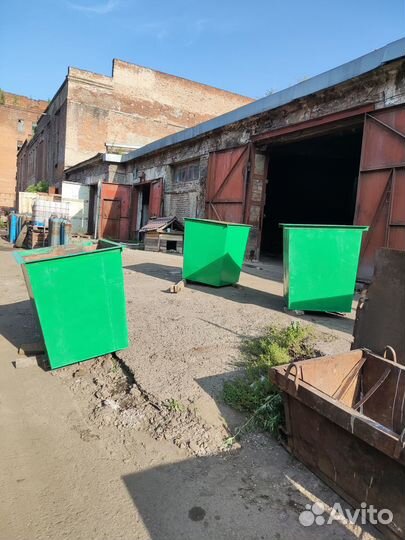 Мусорный бак металлический