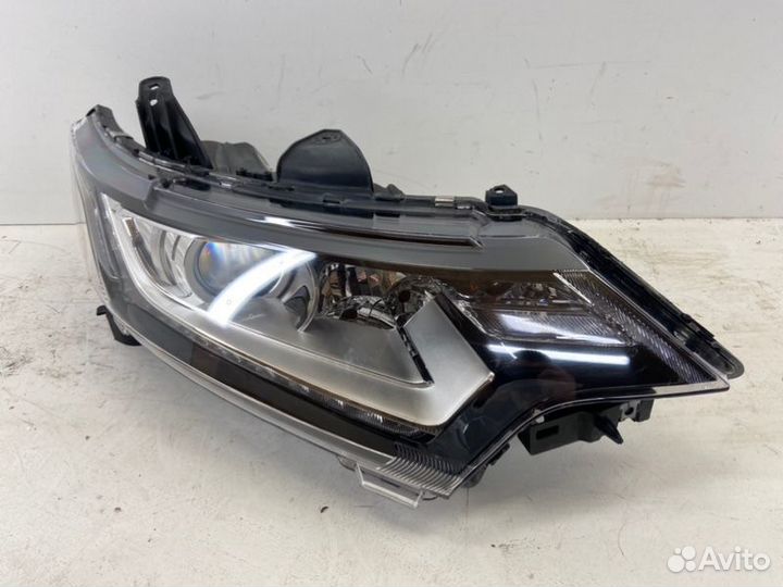 Фара правая Mitsubishi Outlander 3 2015