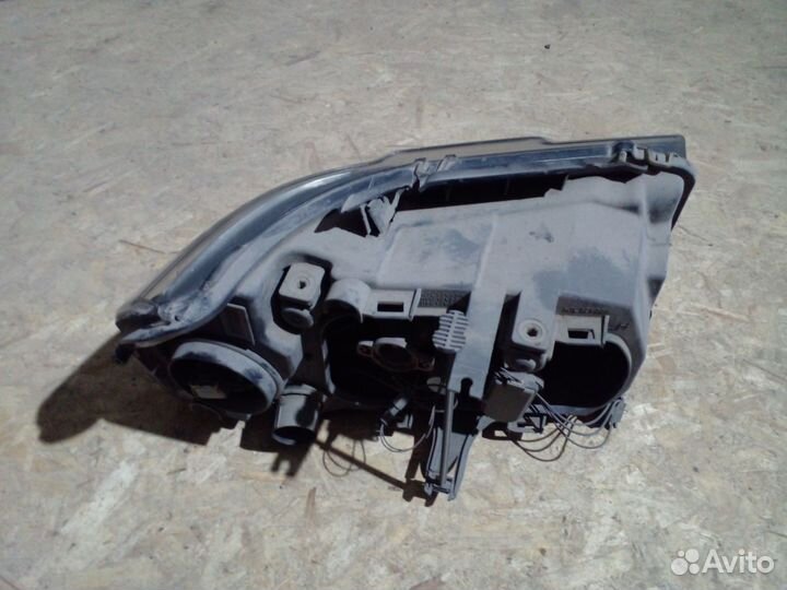 Фара левая Land Rover Freelander 2 xenon