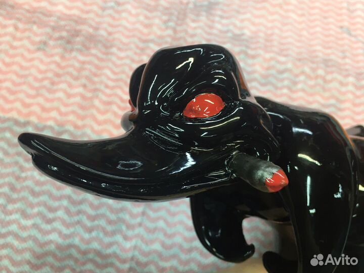 Злая утка на капот автомобиля