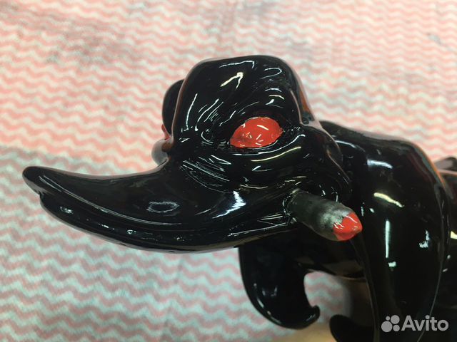 Злая утка на капот автомобиля