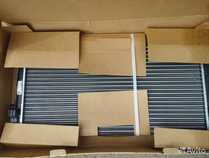 Радиатор охлаждения Фольксваген Поло