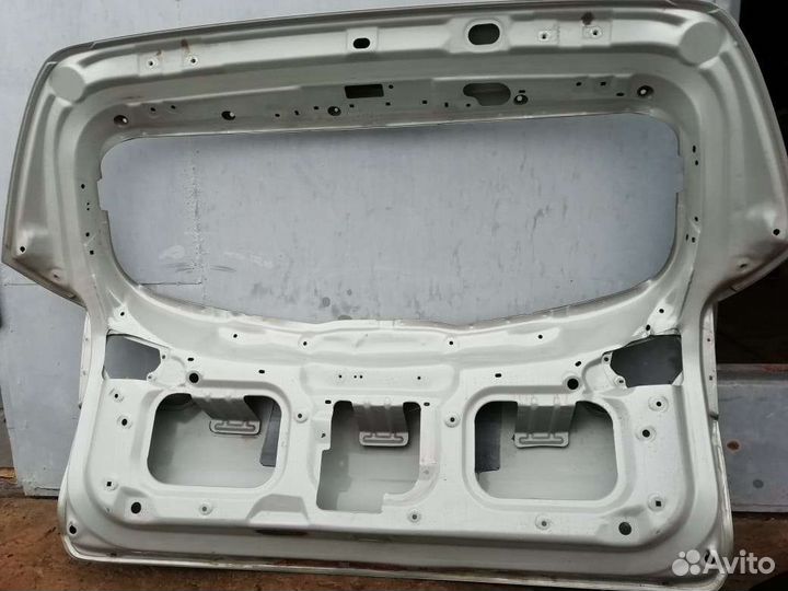 Крышка багажника kia sportage 3 (б/у) оригинал