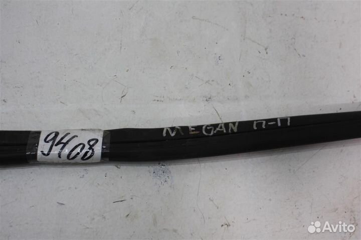 Уплотнитель кузова передней правой двери Renault