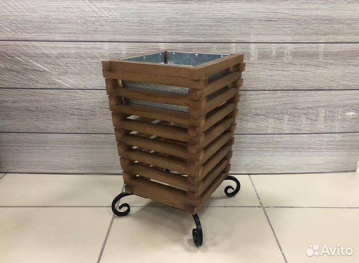 Вазон для цветов из дерева