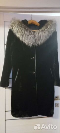 Шуба мутоновая с капюшоном, размер48