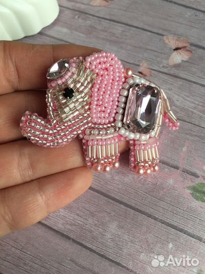 Брошь из бисера