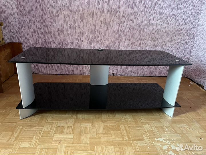 Стеклянная тумба под телевизор