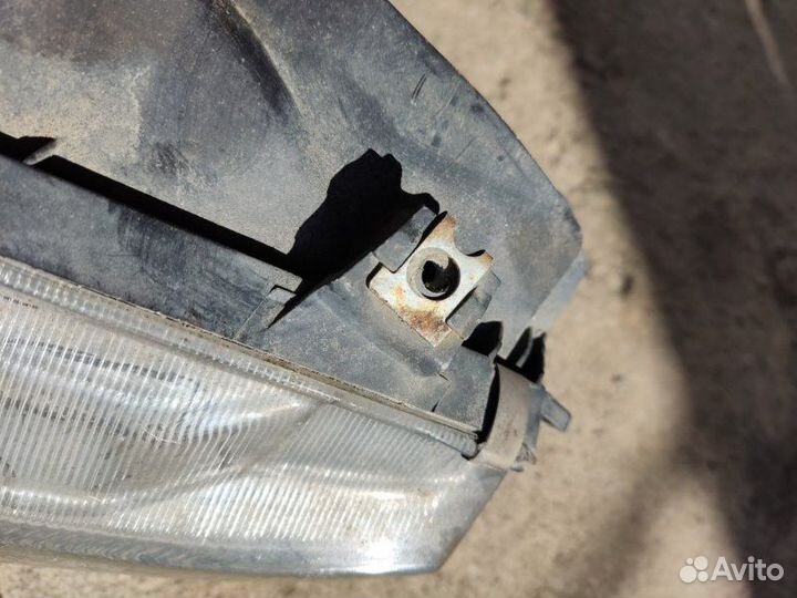 Фара правая Mitsubishi Galant седан 2.0I 1995