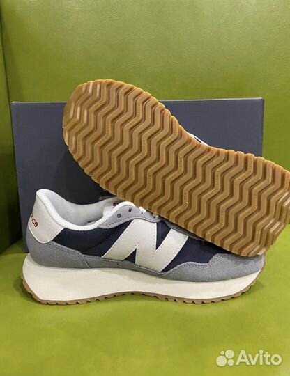 New Balance 237