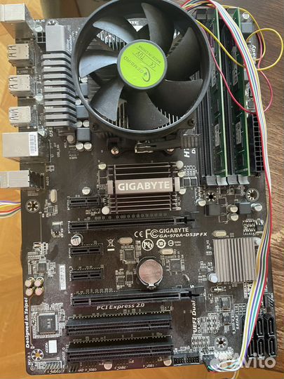 Материнская плата с процессором и памятью