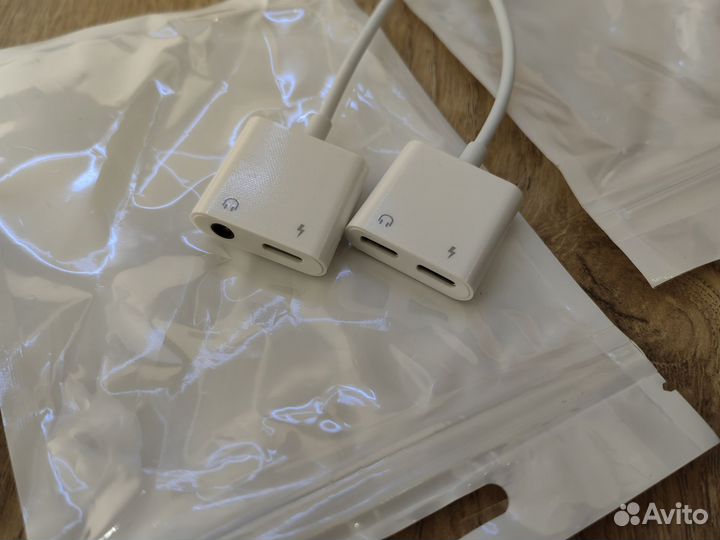 Адаптер, переходник для наушников и зарядки