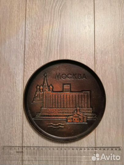 Барельеф Москва