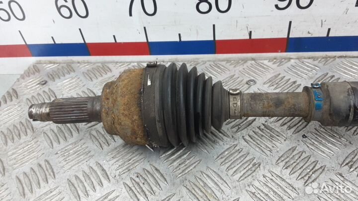 Полуось передняя правая (приводной вал, шрус)