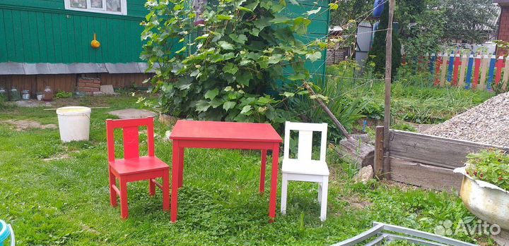 Детский стол со стульями