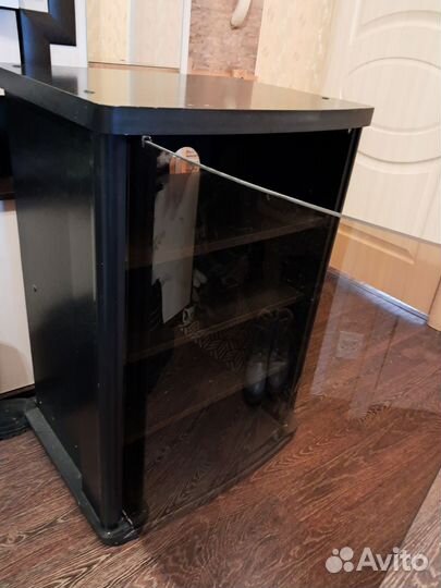 Тумба под тв со стеклом