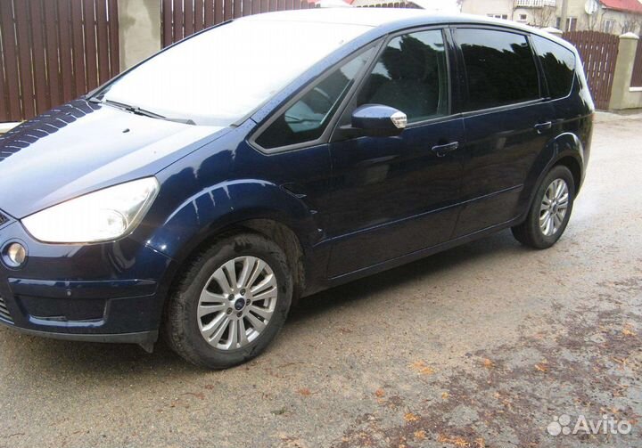 Ford S-MAX 2010 г по запчастям