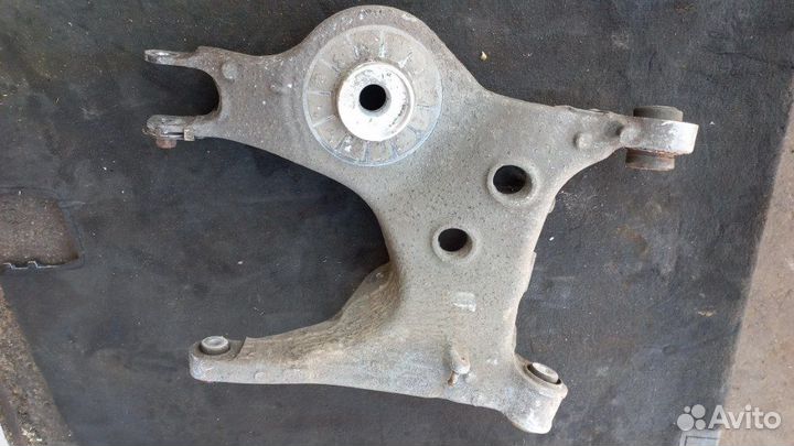 Рычаг подвески нижний задний правый Land Rover