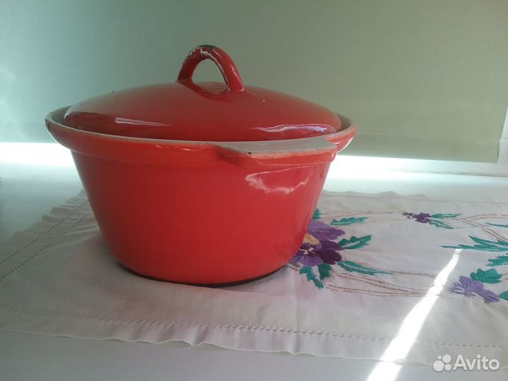 1.Перечница.2.Чугунная кастрюля