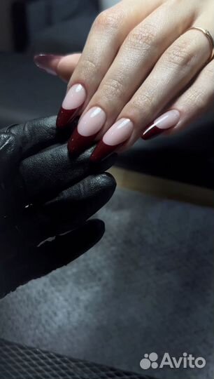 Мастер маникюра и педикюра