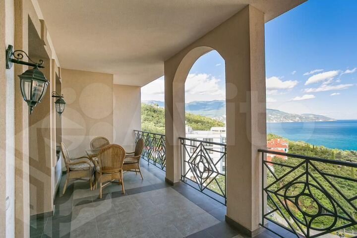 3-к. апартаменты, 132 м², 7/8 эт.