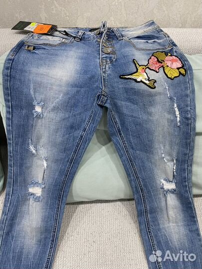Джинсы женские