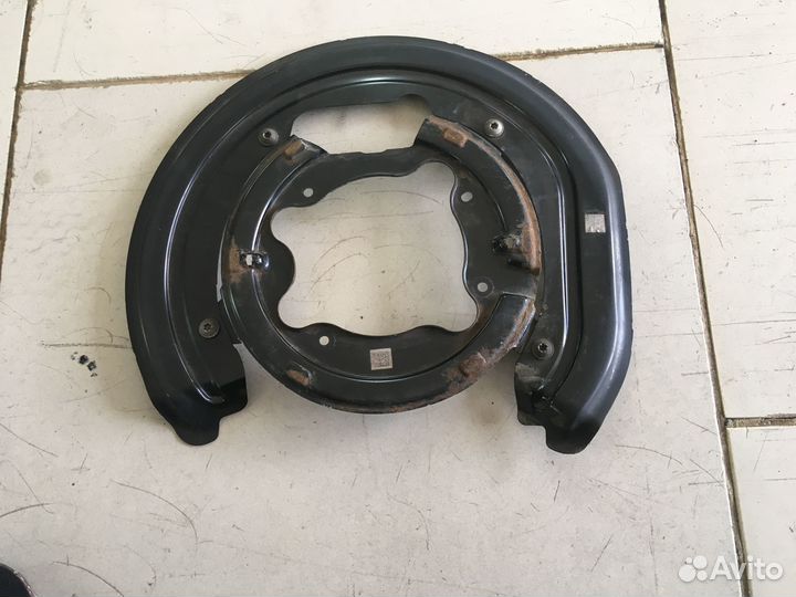Пыльник тормозного диска задний левый Porsche