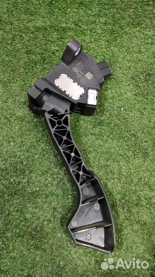 Педаль газа электронная Toyota Verso R2 2017