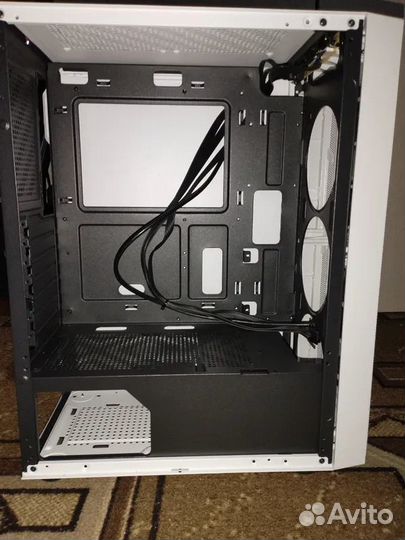 Корпусы для пк белые со стеклом, черный